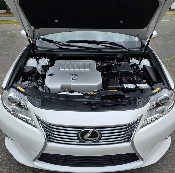 2014 Lexus ES 6th Gen - Image 4 of 20