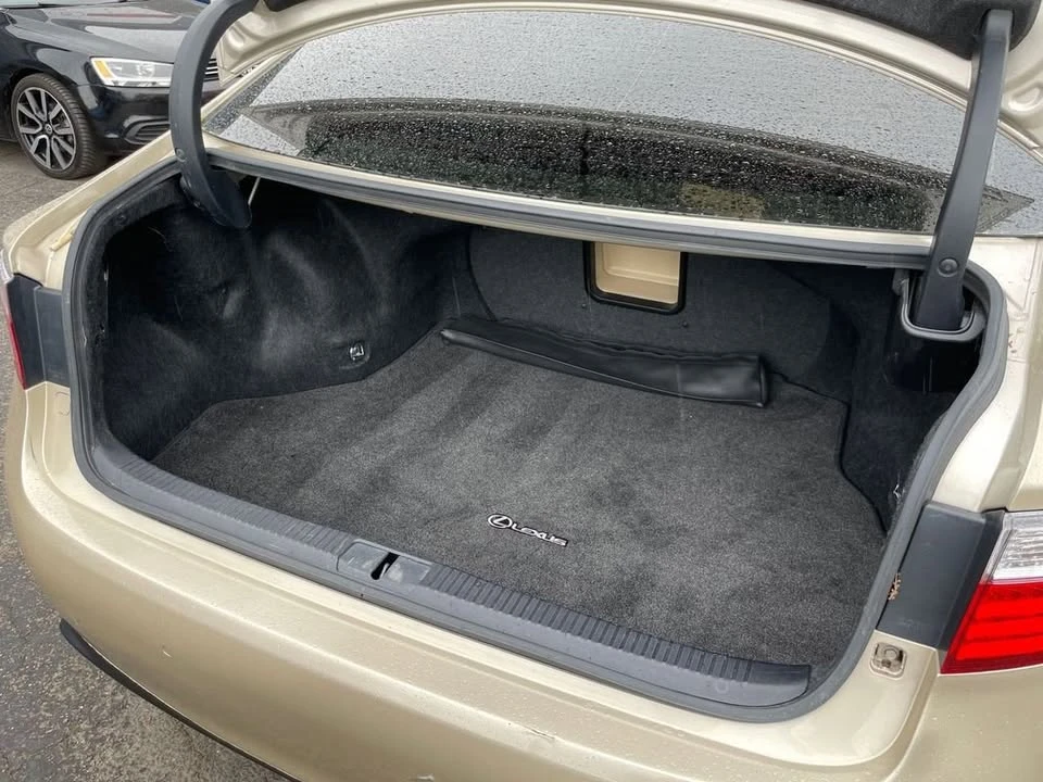 2014 Lexus ES 6th Gen - Image 10 of 20