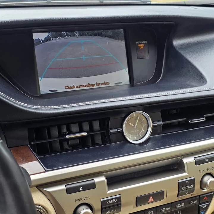 2014 Lexus ES 6th Gen - Image 13 of 20