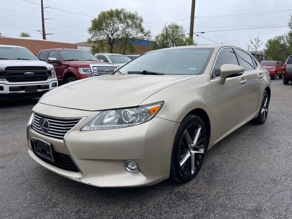 2014 Lexus ES 6th Gen - Image 4 of 20