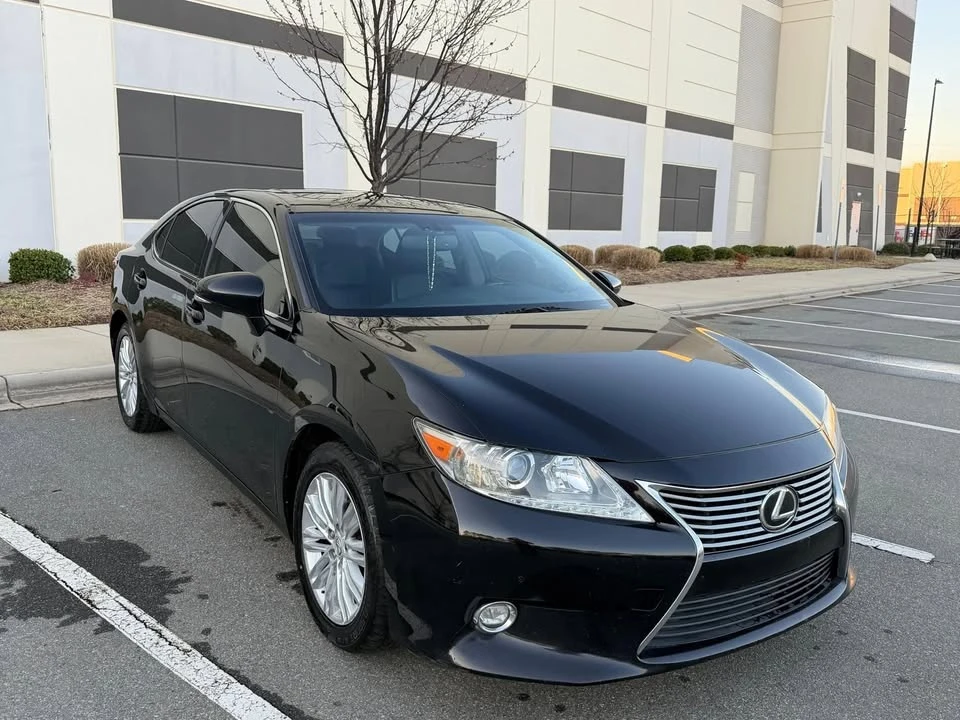 2014 Lexus ES 6th Gen - Image 5 of 20