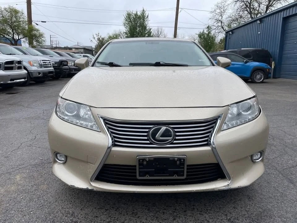 2014 Lexus ES 6th Gen - Image 3 of 20