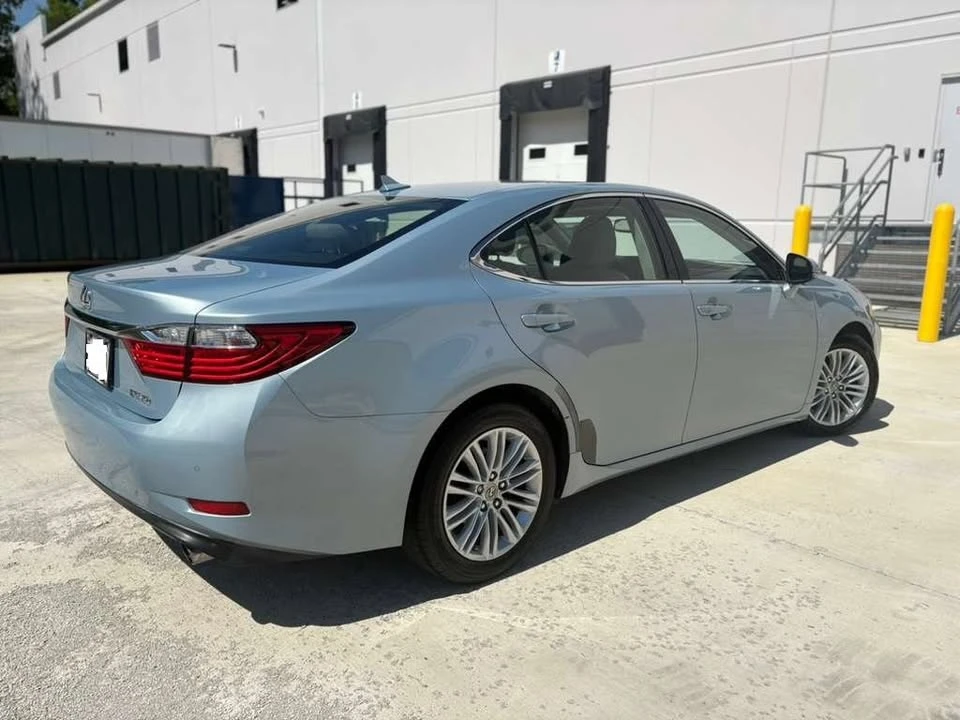2014 Lexus ES 6th Gen - Image 4 of 18