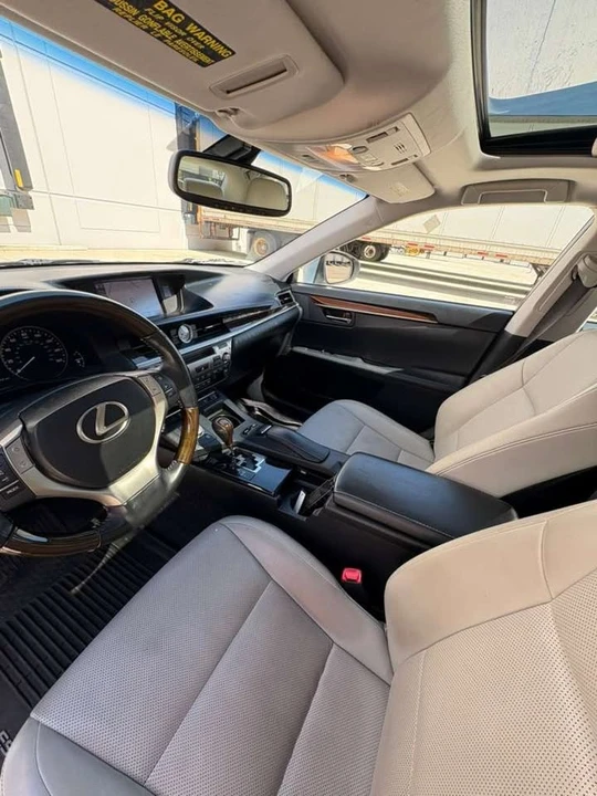 2014 Lexus ES 6th Gen - Image 14 of 18