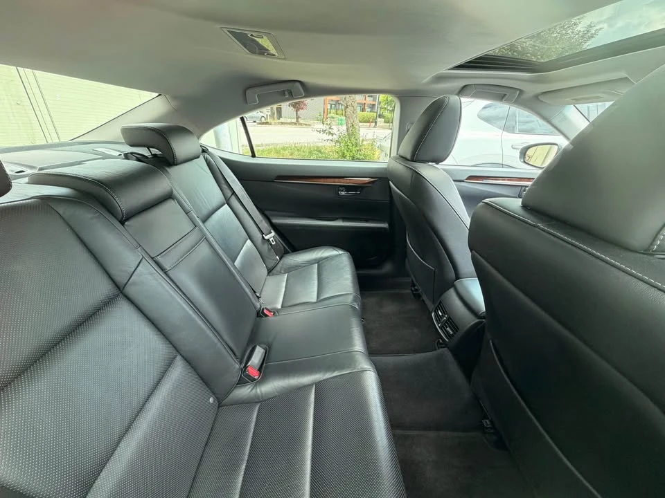 2014 Lexus ES 6th Gen - Image 8 of 9