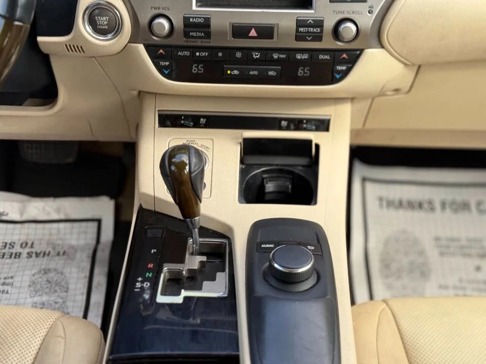 2014 Lexus ES 6th Gen - Image 17 of 20