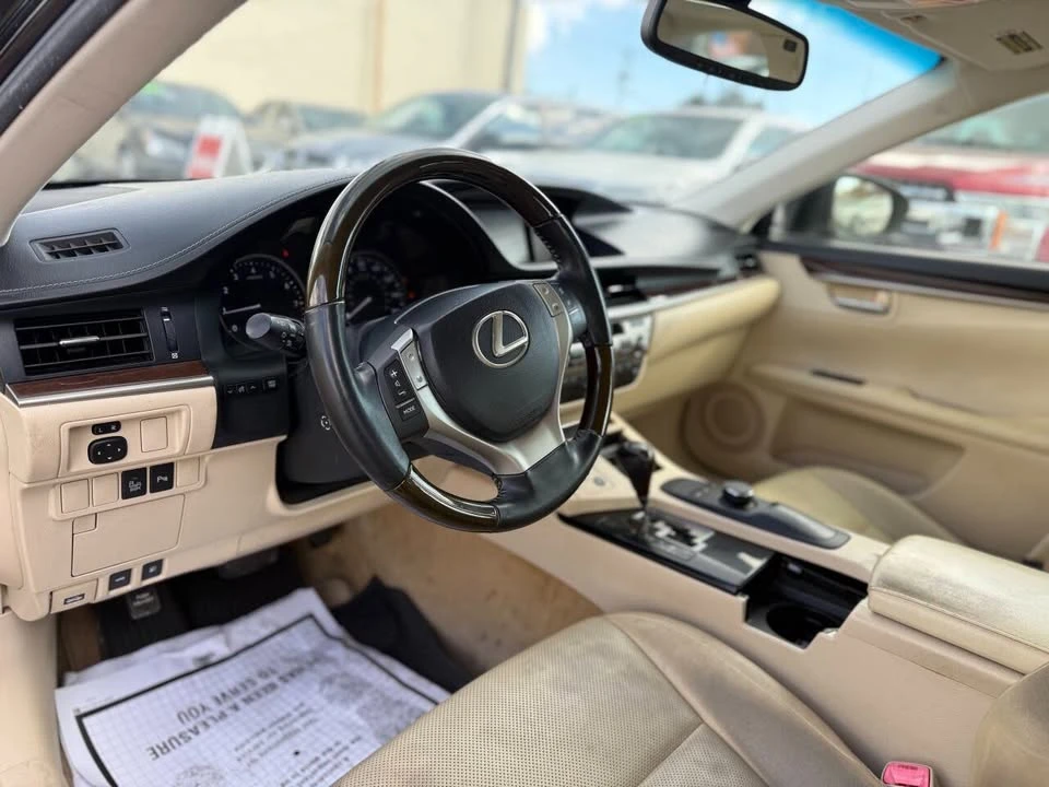 2014 Lexus ES 6th Gen - Image 13 of 20