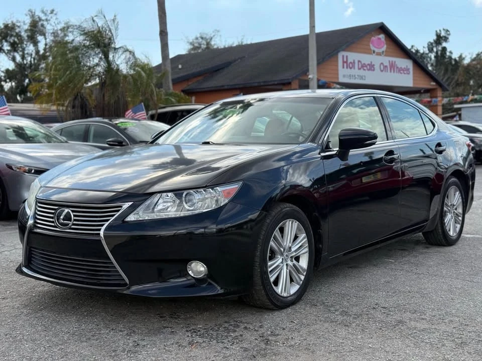 2014 Lexus ES 6th Gen - Image 2 of 20