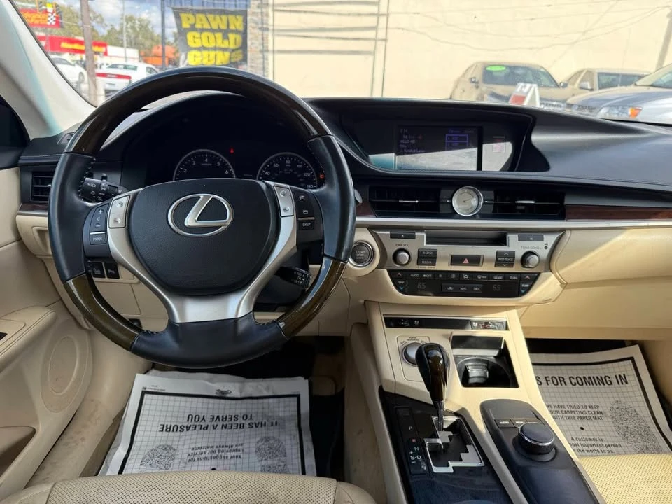 2014 Lexus ES 6th Gen - Image 14 of 20