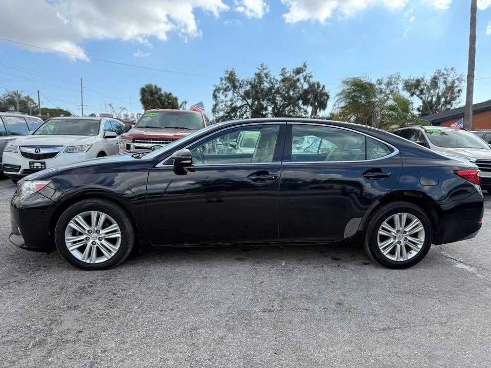 2014 Lexus ES 6th Gen - Image 4 of 20