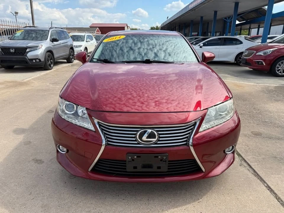 2014 Lexus ES 6th Gen - Image 3 of 15