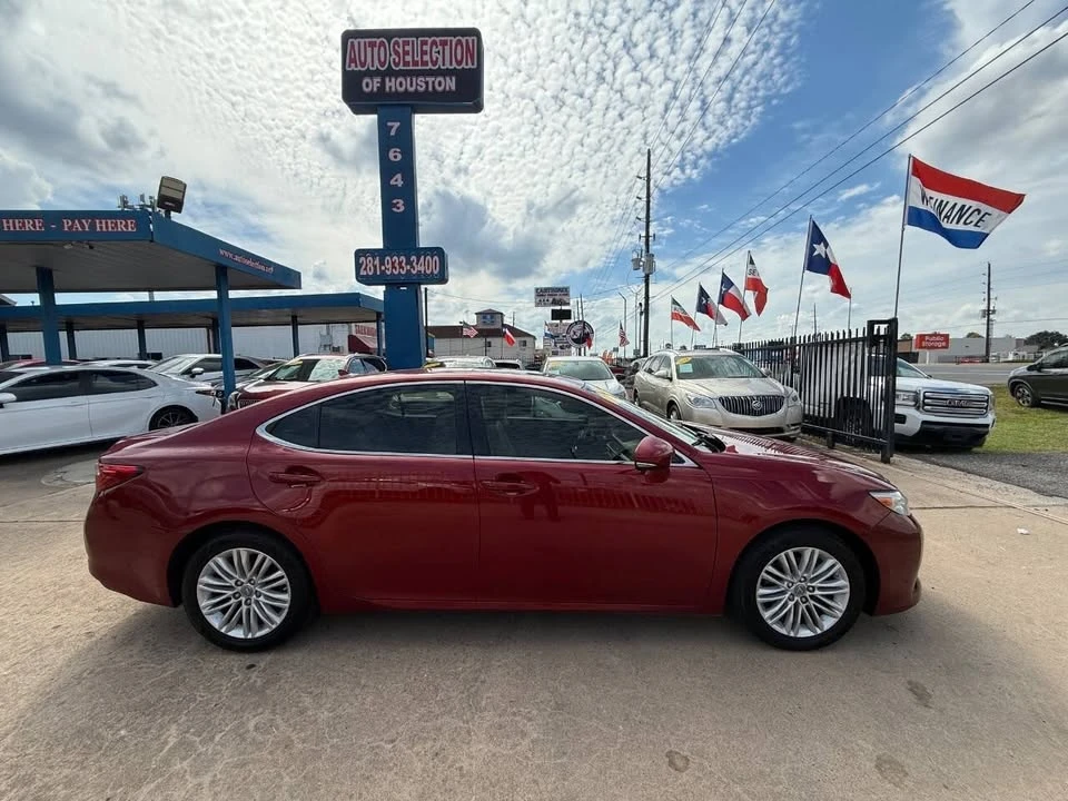 2014 Lexus ES 6th Gen - Image 5 of 15