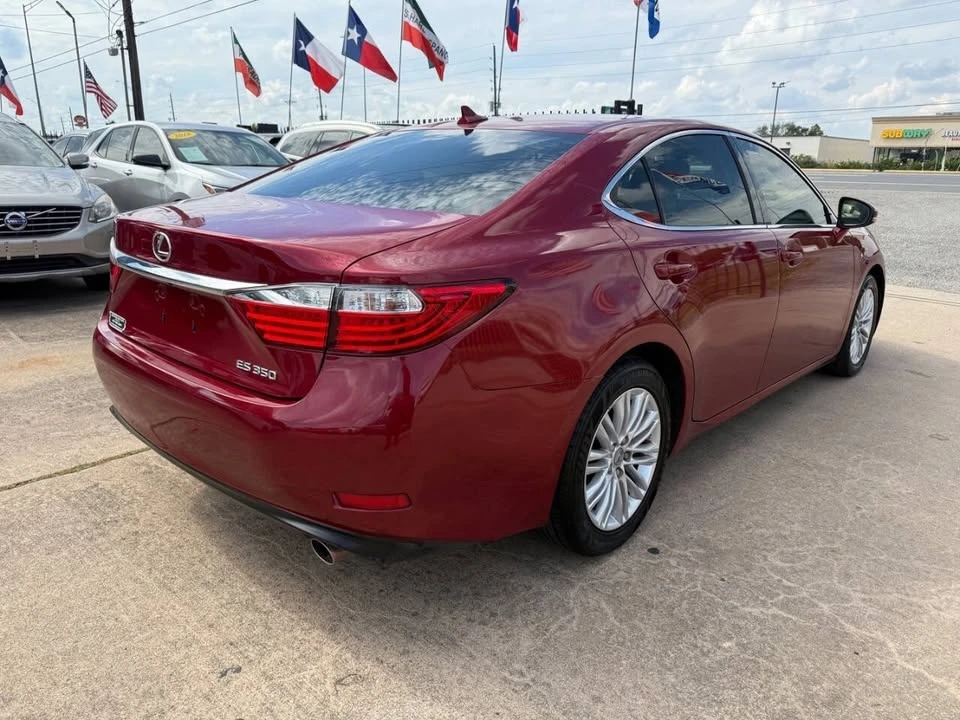 2014 Lexus ES 6th Gen - Image 7 of 15