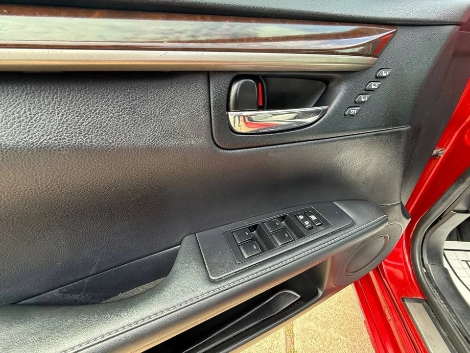 2014 Lexus ES 6th Gen - Image 14 of 15