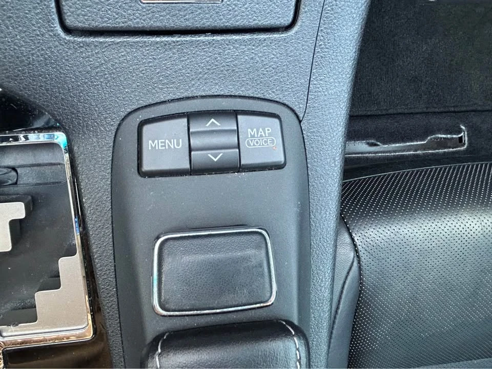 2014 Lexus ES 6th Gen - Image 13 of 20