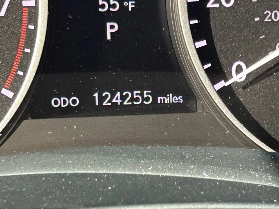 2014 Lexus ES 6th Gen - Image 9 of 20