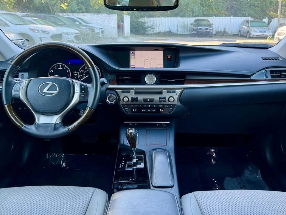 2014 Lexus ES 6th Gen - Image 6 of 20