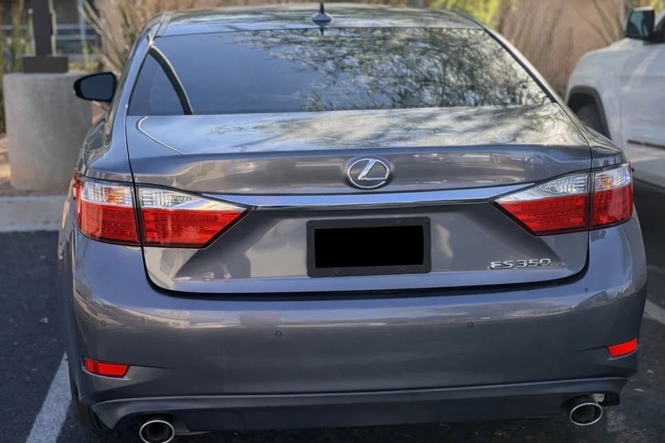 2014 Lexus ES 6th Gen - Image 3 of 8