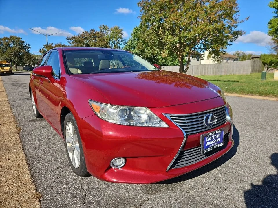 2014 Lexus ES 6th Gen - Image 7 of 13