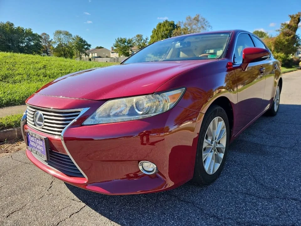 2014 Lexus ES 6th Gen - Image 2 of 13