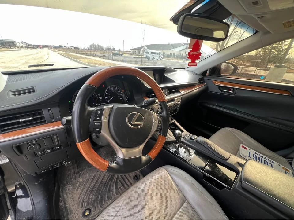 2014 Lexus ES 6th Gen - Image 7 of 15