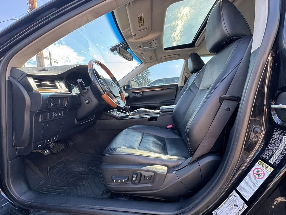 2014 Lexus ES 6th Gen - Image 10 of 18