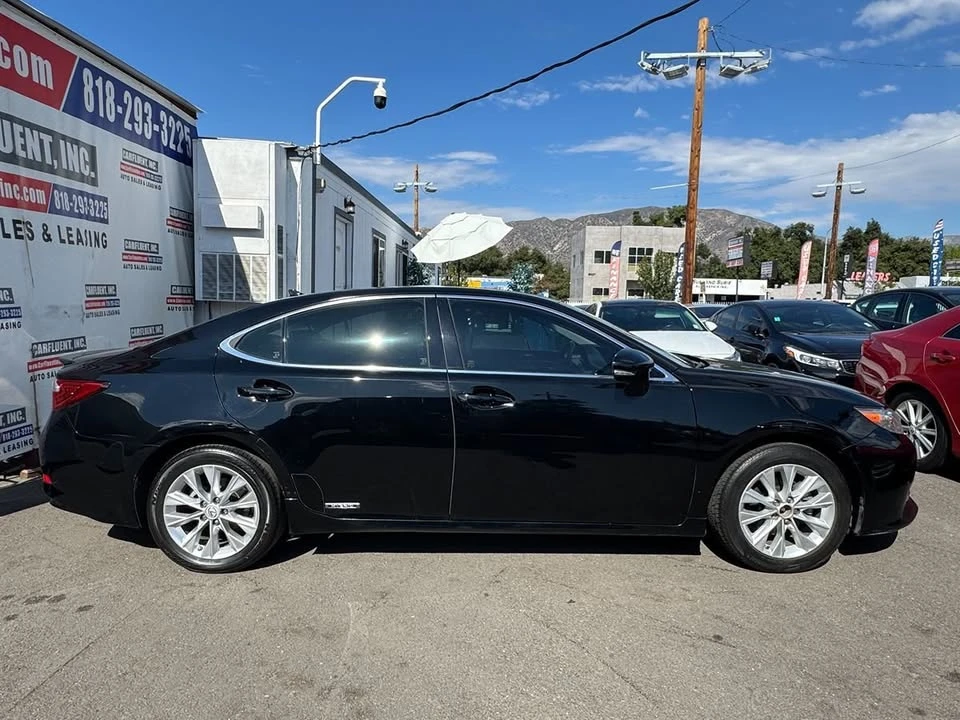 2014 Lexus ES 6th Gen - Image 4 of 18