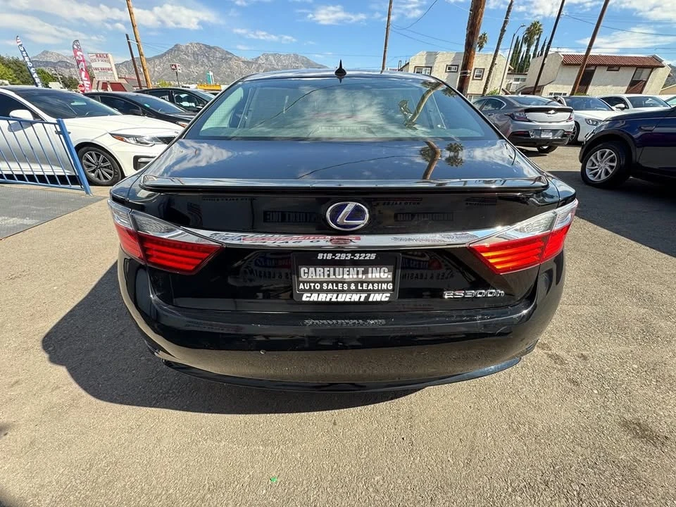 2014 Lexus ES 6th Gen - Image 7 of 18