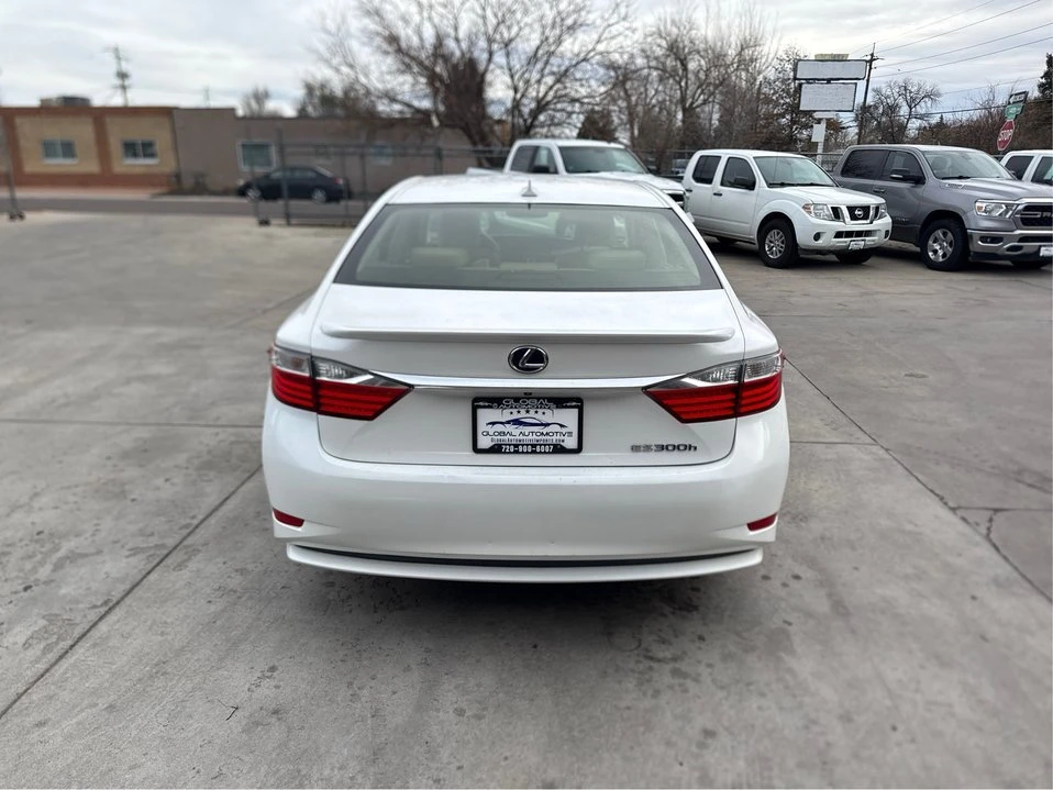 2014 Lexus ES 6th Gen - Image 6 of 20
