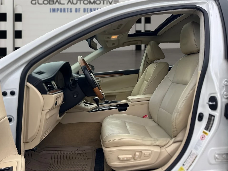 2014 Lexus ES 6th Gen - Image 9 of 20