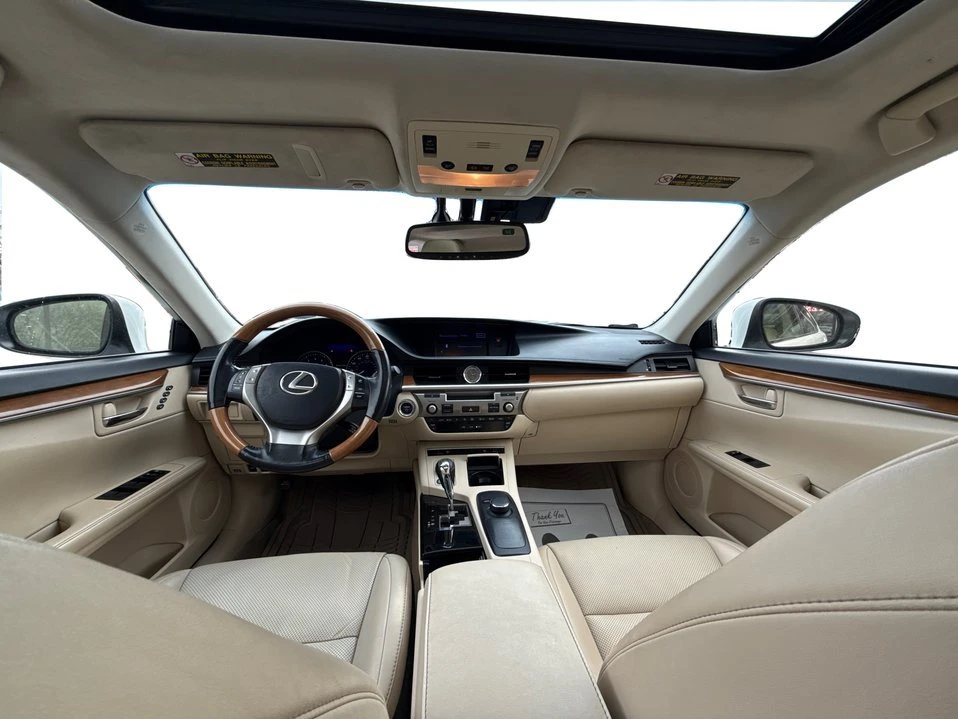 2014 Lexus ES 6th Gen - Image 12 of 20