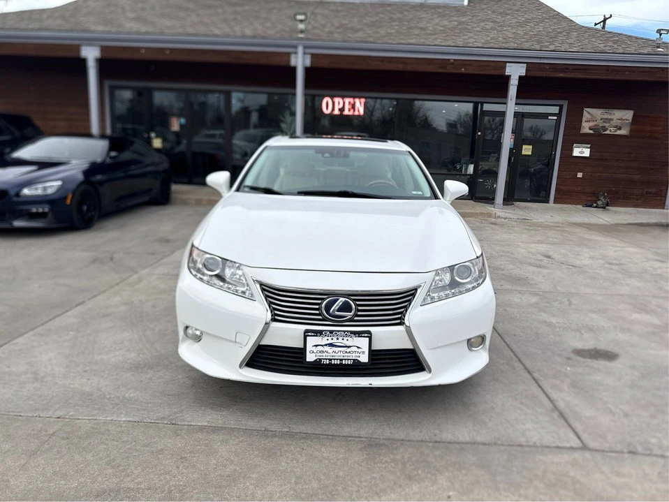 2014 Lexus ES 6th Gen - Image 2 of 20