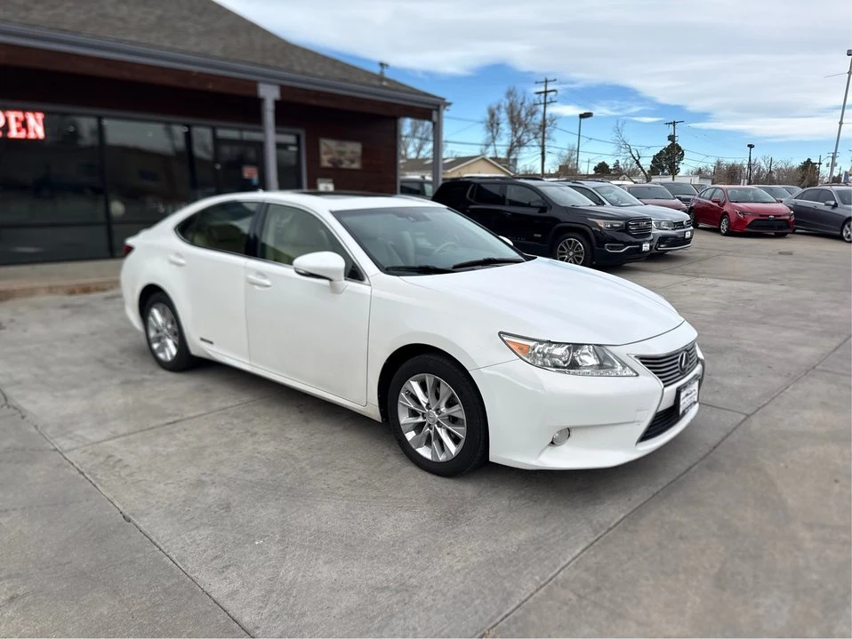 2014 Lexus ES 6th Gen - Image 3 of 20