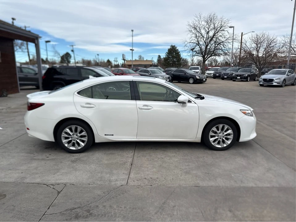 2014 Lexus ES 6th Gen - Image 4 of 20