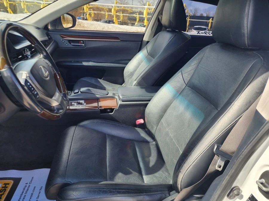 2014 Lexus ES 6th Gen - Image 4 of 14