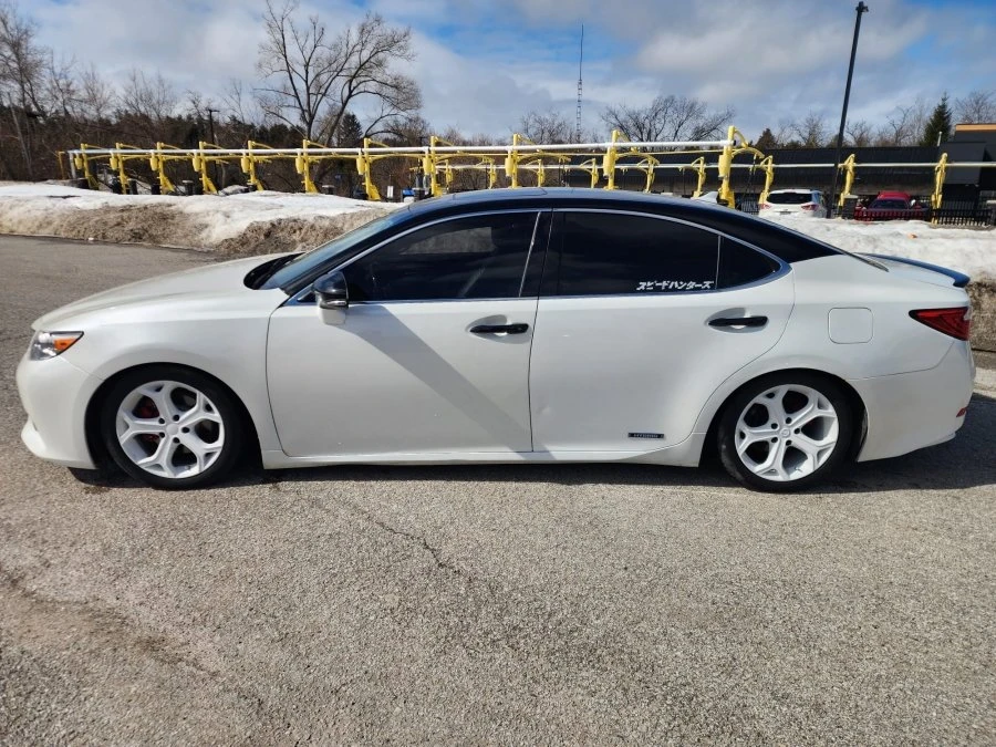 2014 Lexus ES 6th Gen - Image 10 of 14
