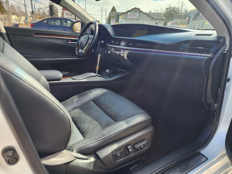 2014 Lexus ES 6th Gen - Image 14 of 14