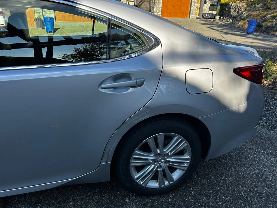 2014 Lexus ES 6th Gen - Image 6 of 14