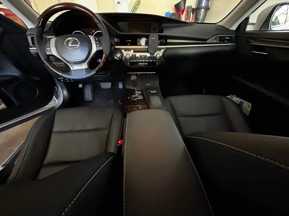 2014 Lexus ES 6th Gen - Image 14 of 14