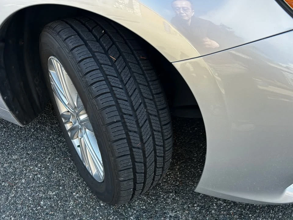 2014 Lexus ES 6th Gen - Image 7 of 14