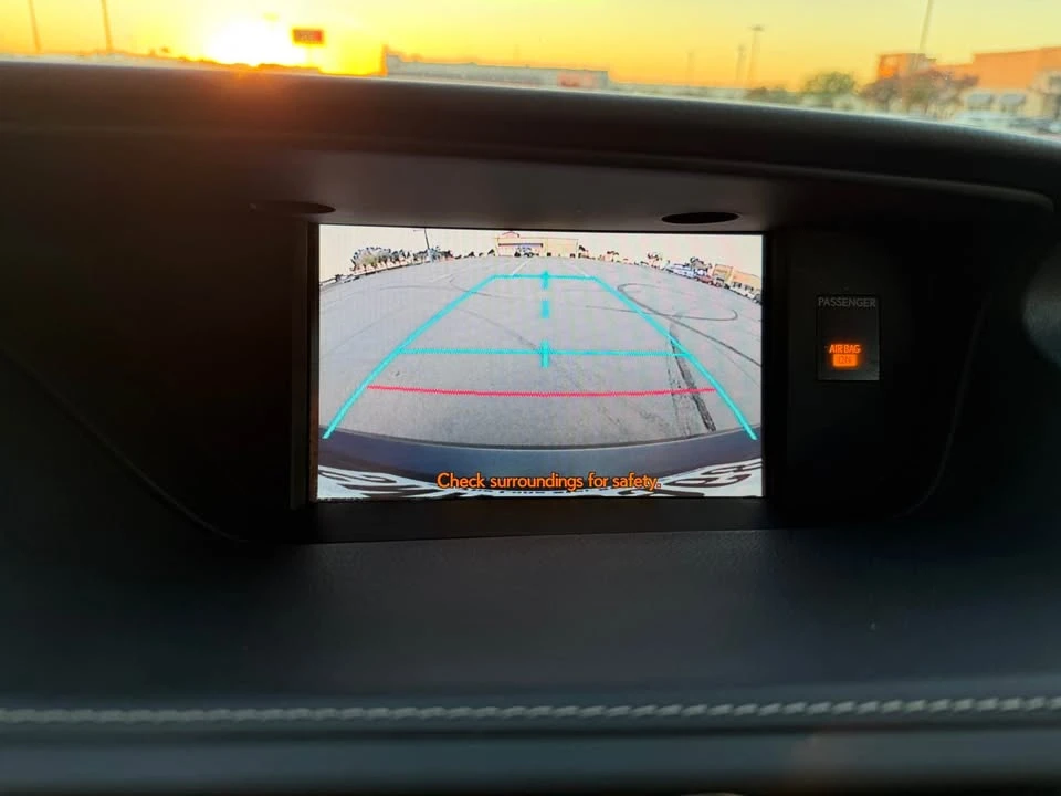 2014 Lexus ES 6th Gen - Image 14 of 19