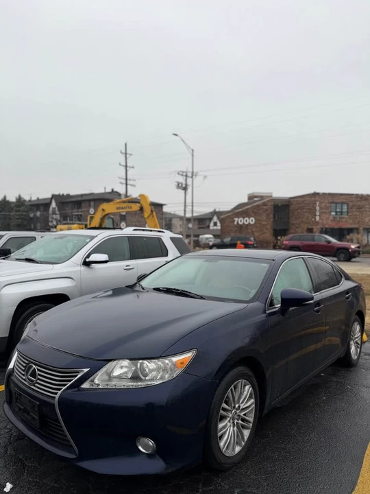 2014 Lexus ES 6th Gen - Image 8 of 8