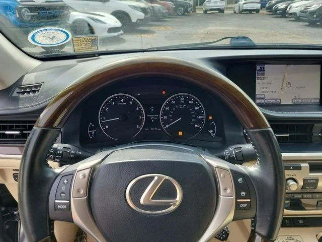 2014 Lexus ES 6th Gen - Image 6 of 12