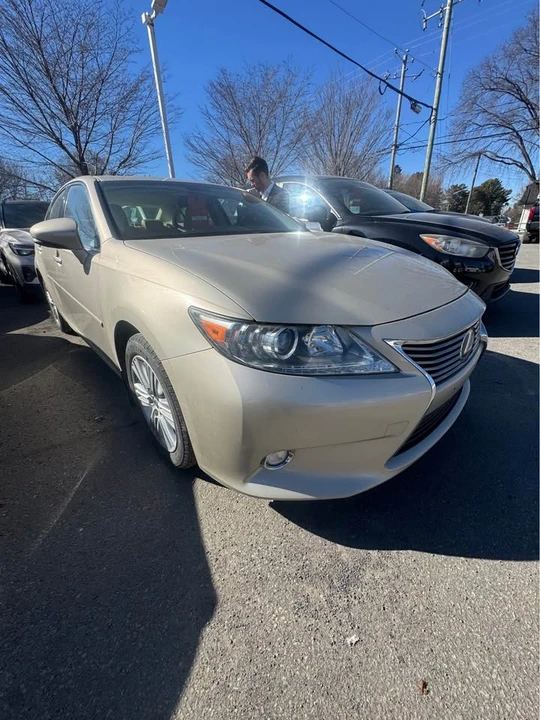2014 Lexus ES 6th Gen - Image 7 of 7