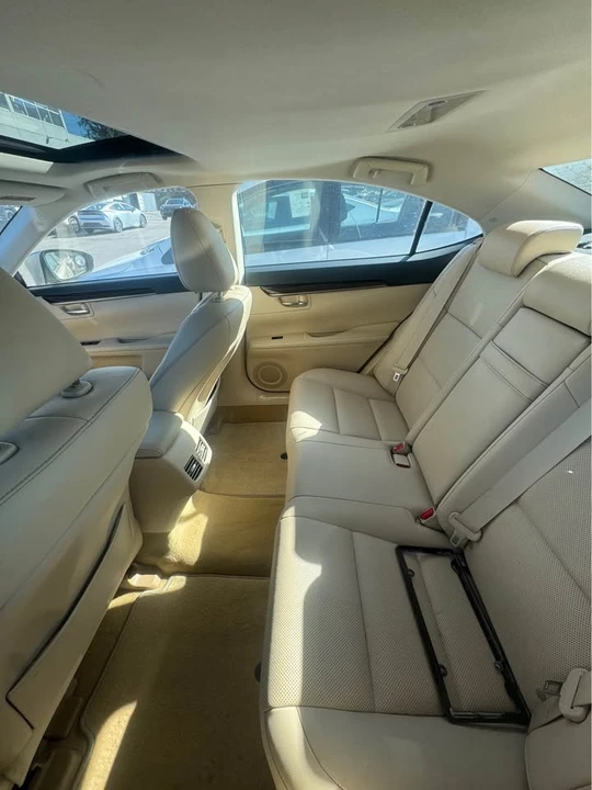 2014 Lexus ES 6th Gen - Image 4 of 7