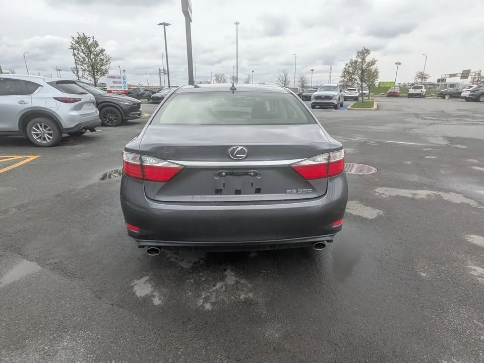2014 Lexus ES 6th Gen - Image 5 of 12