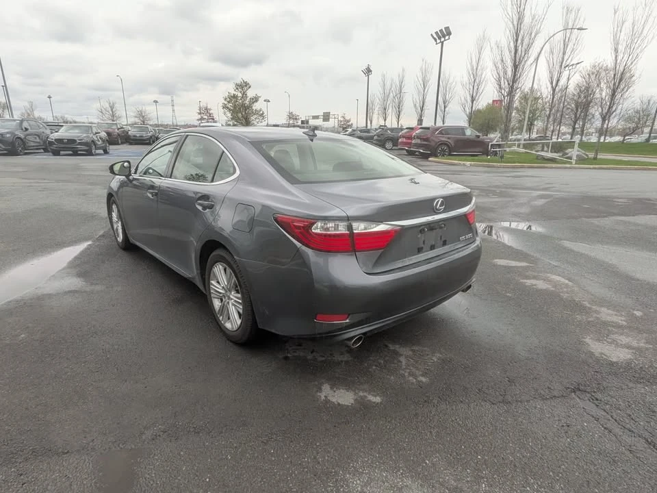 2014 Lexus ES 6th Gen - Image 2 of 12