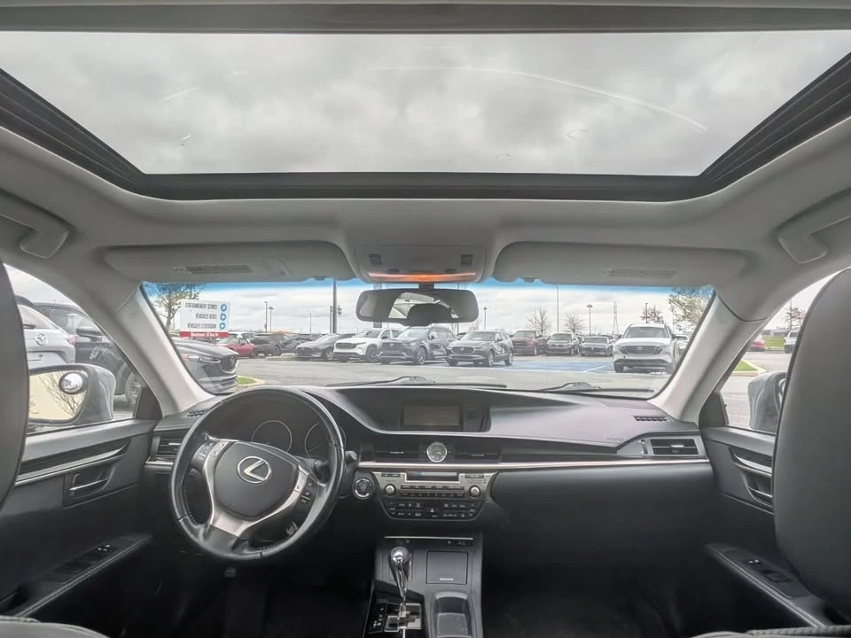 2014 Lexus ES 6th Gen - Image 11 of 12