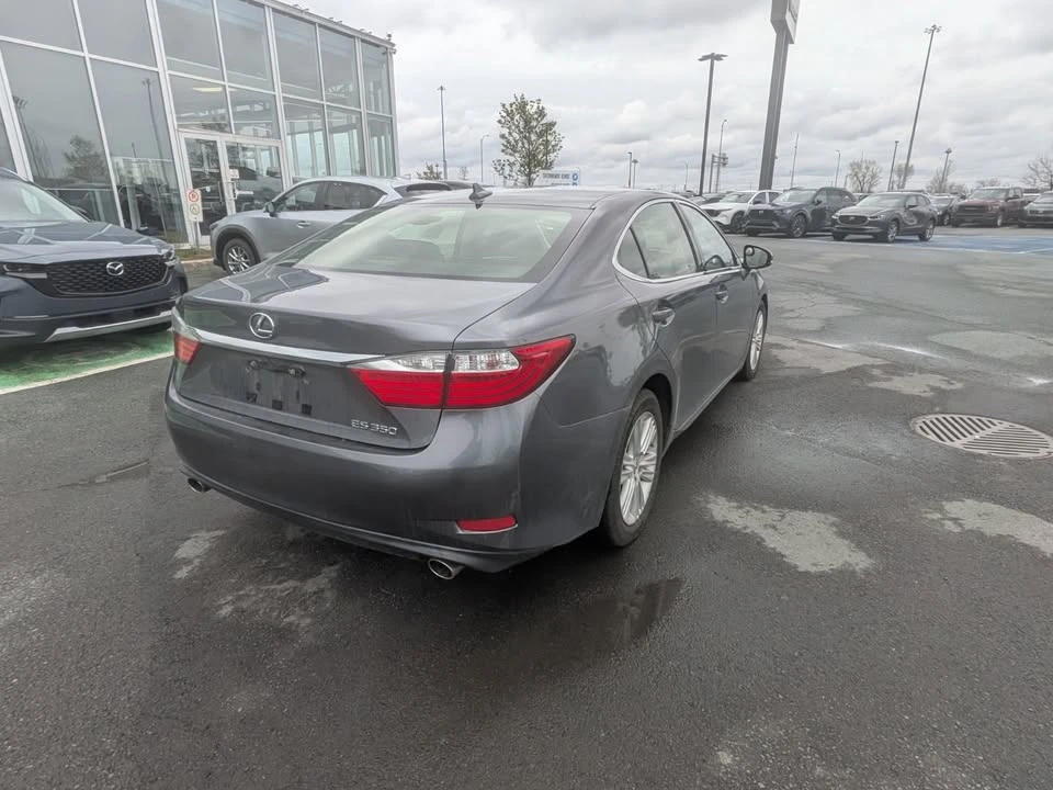 2014 Lexus ES 6th Gen - Image 8 of 12
