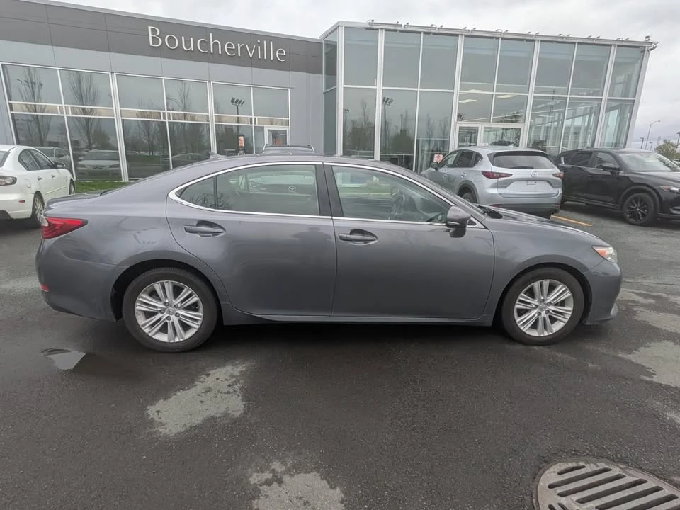 2014 Lexus ES 6th Gen - Image 9 of 12